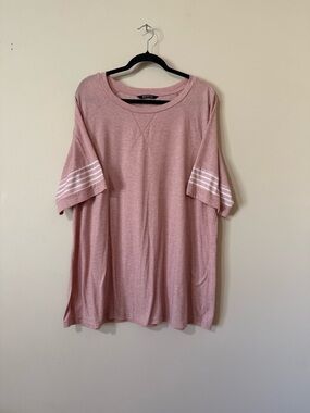 BloomChic Dusty Pink Short Sleeve Crewneck Top with White Sleeve Stripes. PTP 26
